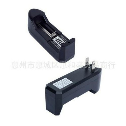 Cục Sạc Pin đa năng 4.2v, sạc được cho pin 18650, pin AA và pin AAA