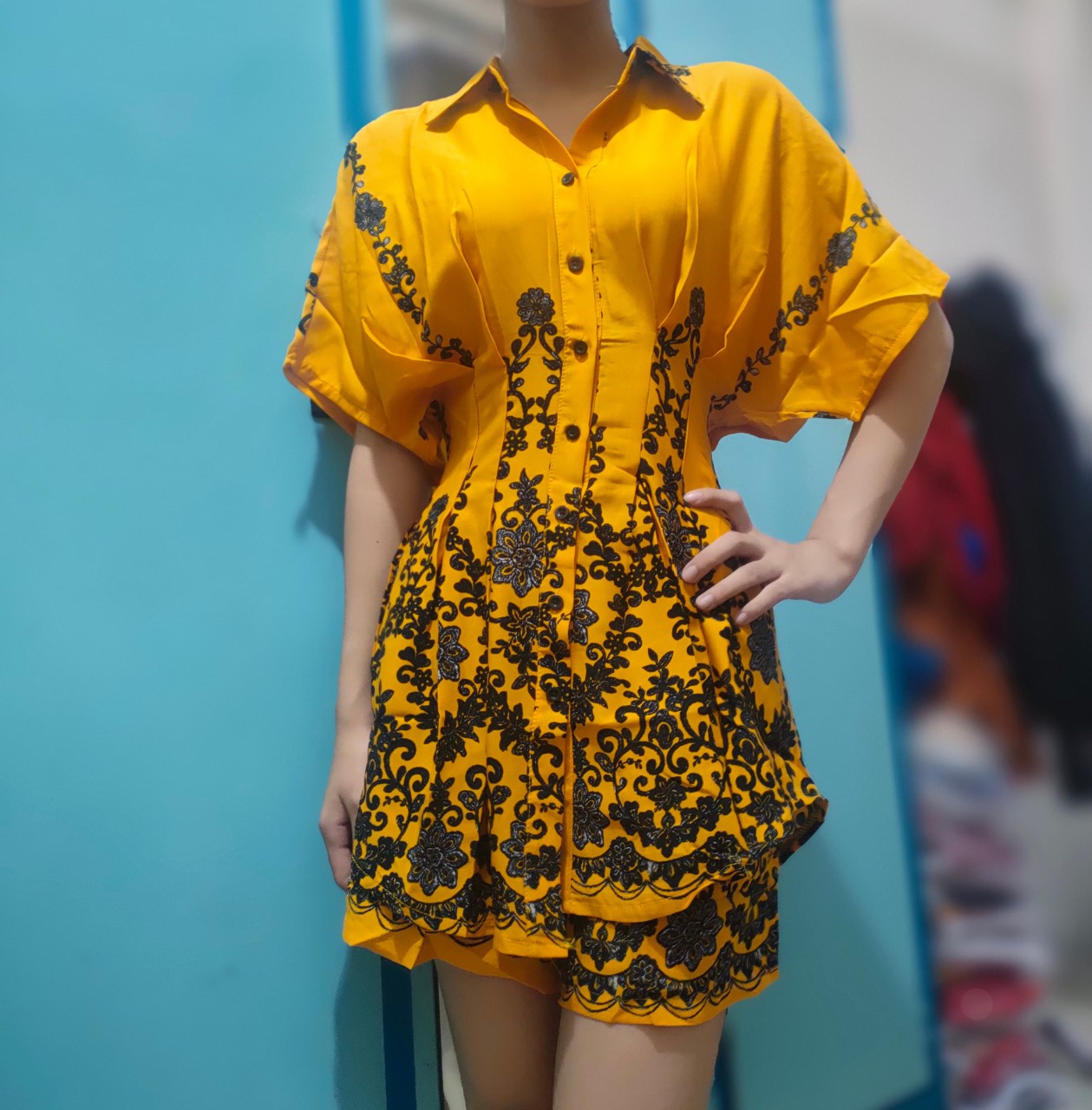 Sét bộ áo cổ kiểu sơ mi phối nút eo xếp ly from xòe kèm quần đùi siêu xinh thời trang nữ cho nàng đi chơi, dạo phố