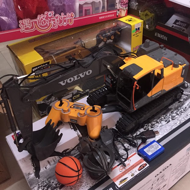 Xe xúc điều khiển từ xa 3 trong 1 Double Eagle Volvo E568-001