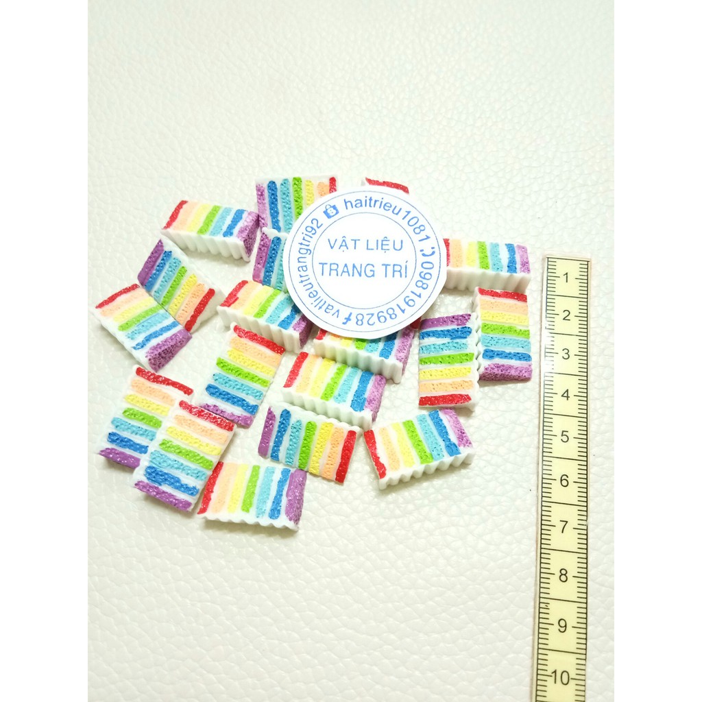 Mô hình miếng bánh 7 màu charm slime