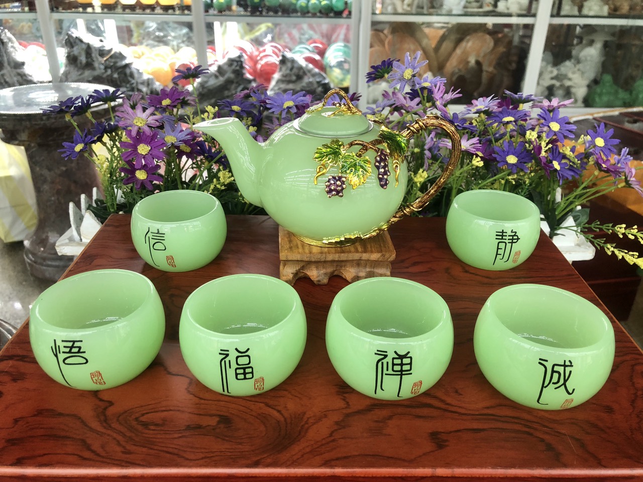 Bộ ấm trà chạm cây nho tím với ly chạm chữ đá ngọc cẩm thạch xanh