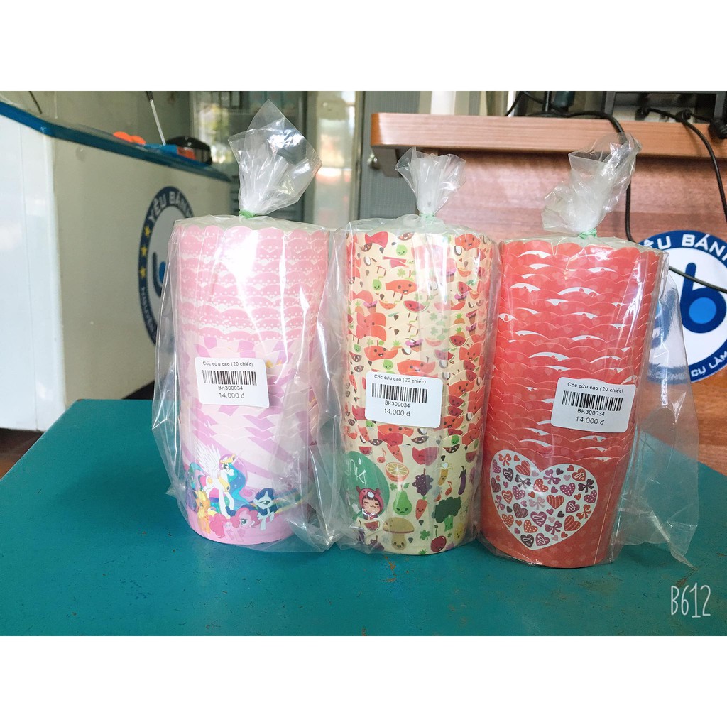 Ly Giấy Cupcake 20 Cái-Giao Kiểu Viền Và Họa Tiết Màu Ngẫu Nhiên
