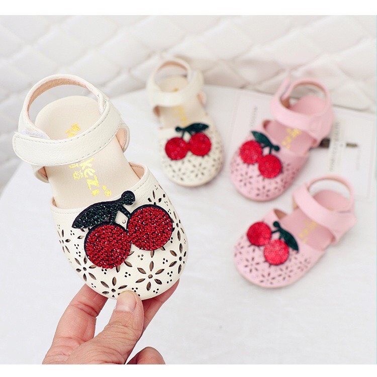 [XẢ KHO] GIẦY DÉP Sandal lỗ đính cherry đá cho bé gái - giày quảng châu mẫu mới (A611)