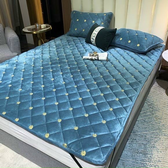 thảm trải giường, tấm mền nệm trải giường Thảm Nỉ Nhung Trần Bông Thêu Hoa Cúc (Tặng Kèm Vỏ Gối)