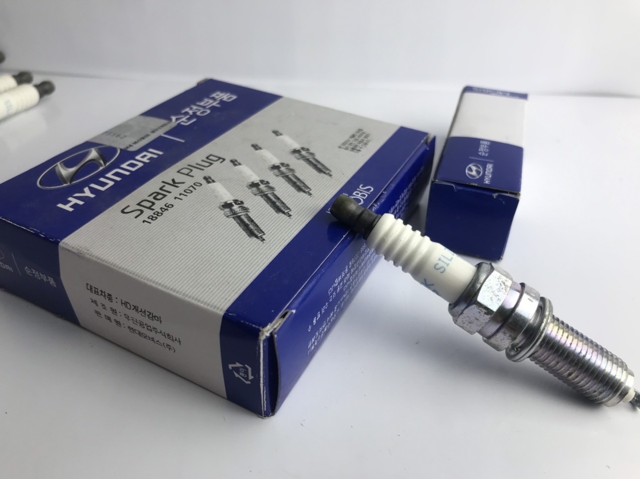 Bugi Iridium NGK Dùng Cho Xe I10, Morning, Accent, Rio, Avante, Elantra, K3, Cerato, Forte, Soul Mã 18846-11070