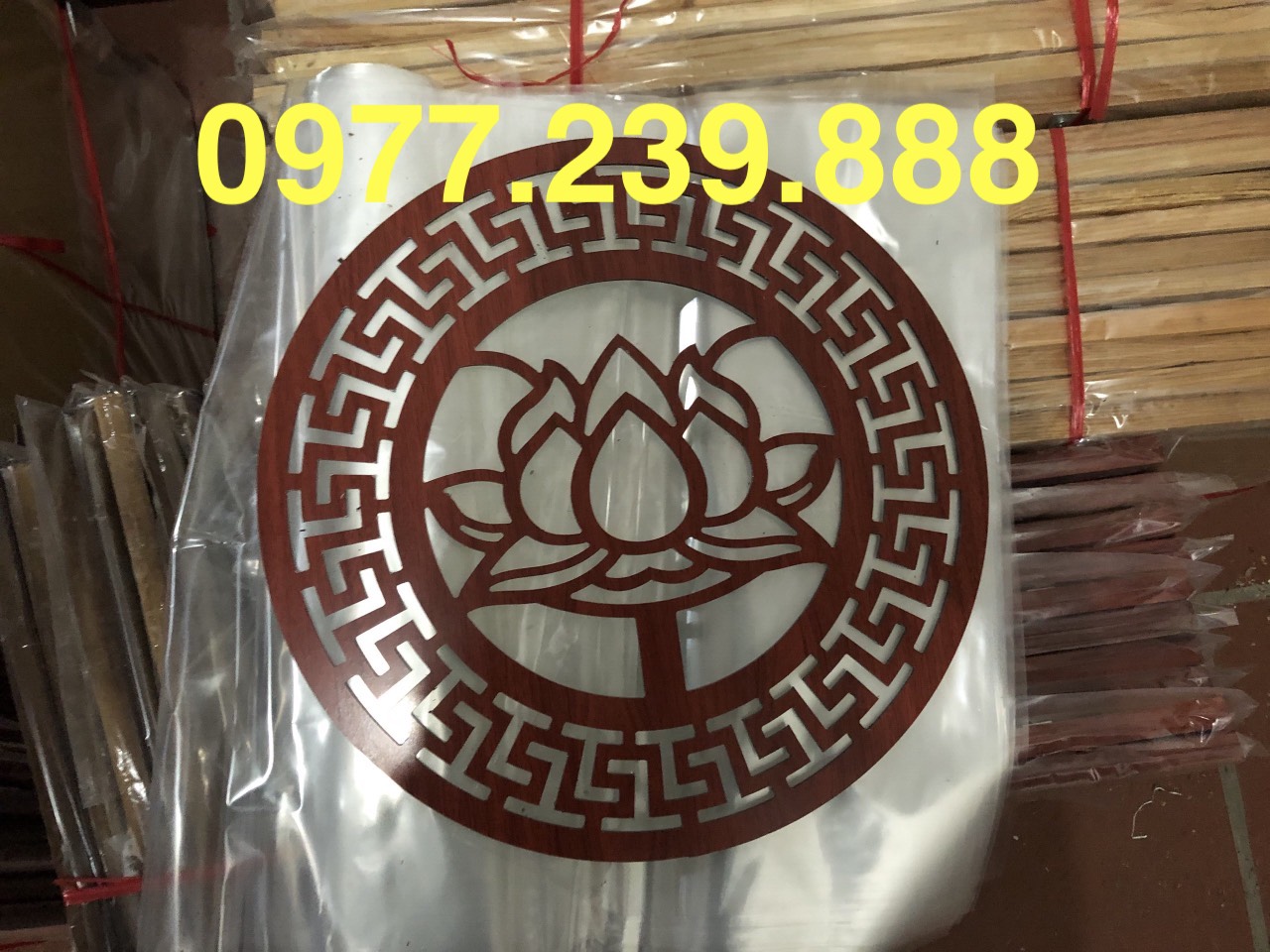 Chữ hoa sen màu cánh dán