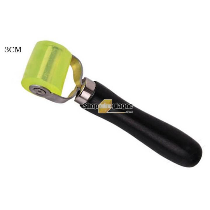 Con lăn bánh xe dán cách âm cho ô tô- 3cm