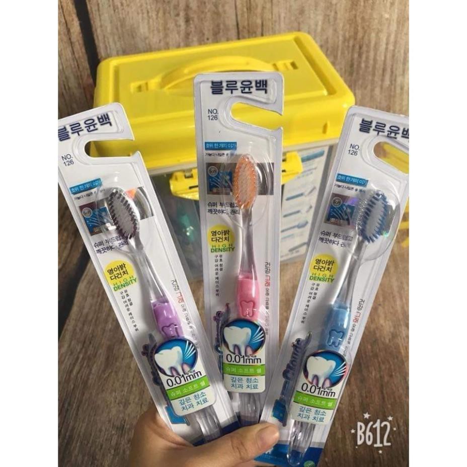 Hộp 45 bàn chải đánh răng Hàn Quốc mã 126