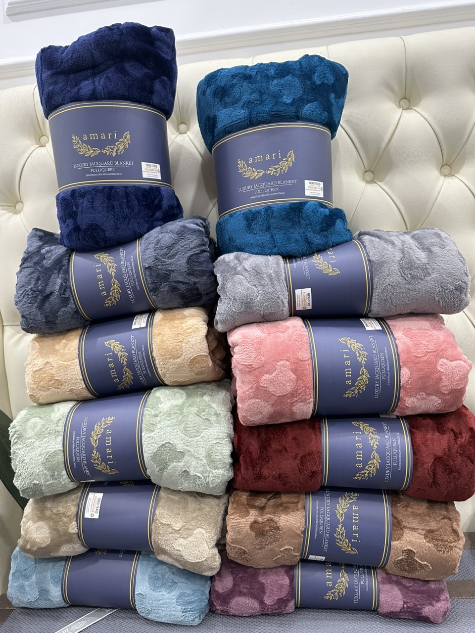 Chăn tuyết Amri họa tiết vân chìm cao cấp chăn kích thước 2m x2m3 nặng 1,2kg