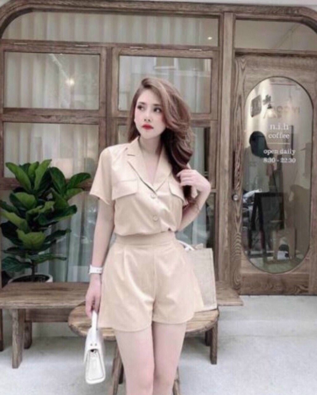 Set vest nữ áo tay ngắn túi giả hai bên kèm quần năng động