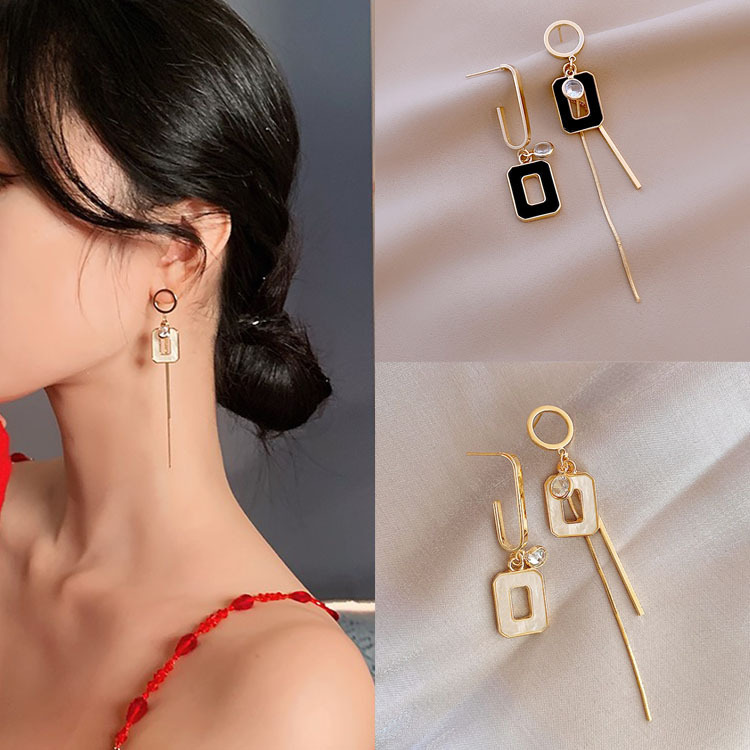 Bông Tai Nữ Hàn Quốc. Khuyên Dài Hình Vuông Dây Dài Không Đối Xứng Thiết Kế Tính Tế, Sang Trọng , Trẻ Trung, Năng Động, Chất Liệu Bạc 925 Luôn Sáng Bóng, An Toàn, Chống Rỉ - Zenni