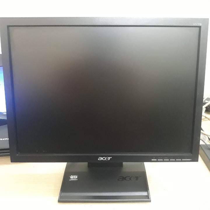 Màn hình máy tính LCD 17in / 19in xước nhẹ thanh lý văn phòng