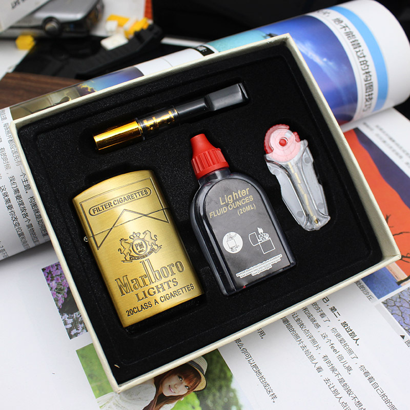 [HCM]Combo 4 Món Bật Lửa Xăng Đá Khắc Ăn Mòn Nhiều Mẫu ( Màu Vàng  Bạc )