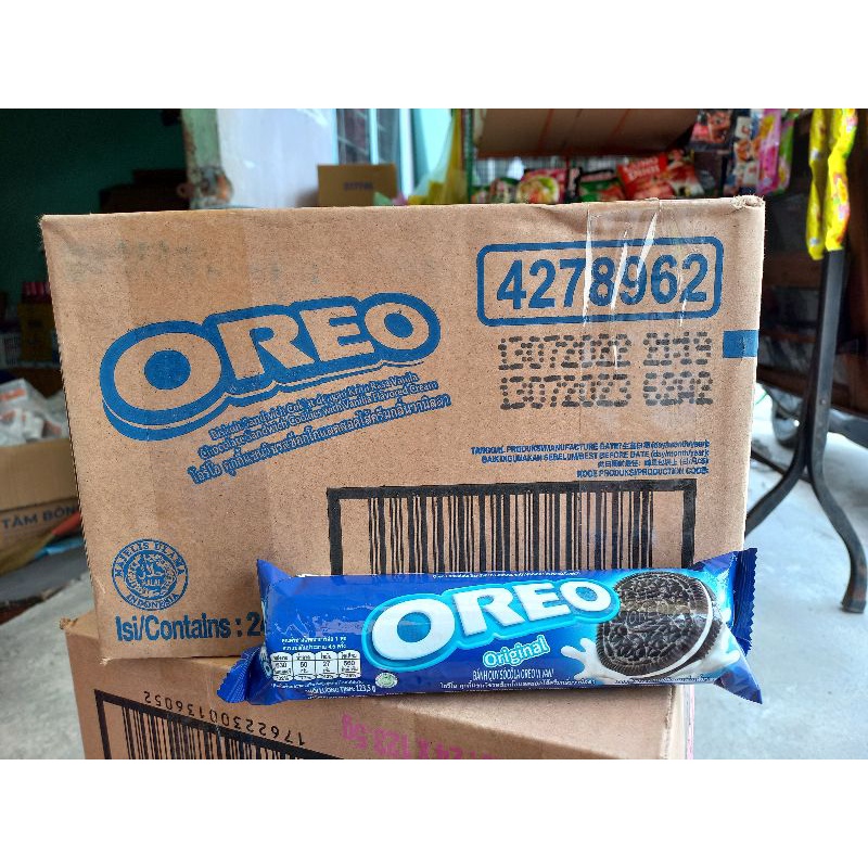 Combo 24 cây bánh quy sô cô la oreo vị vani 119g.