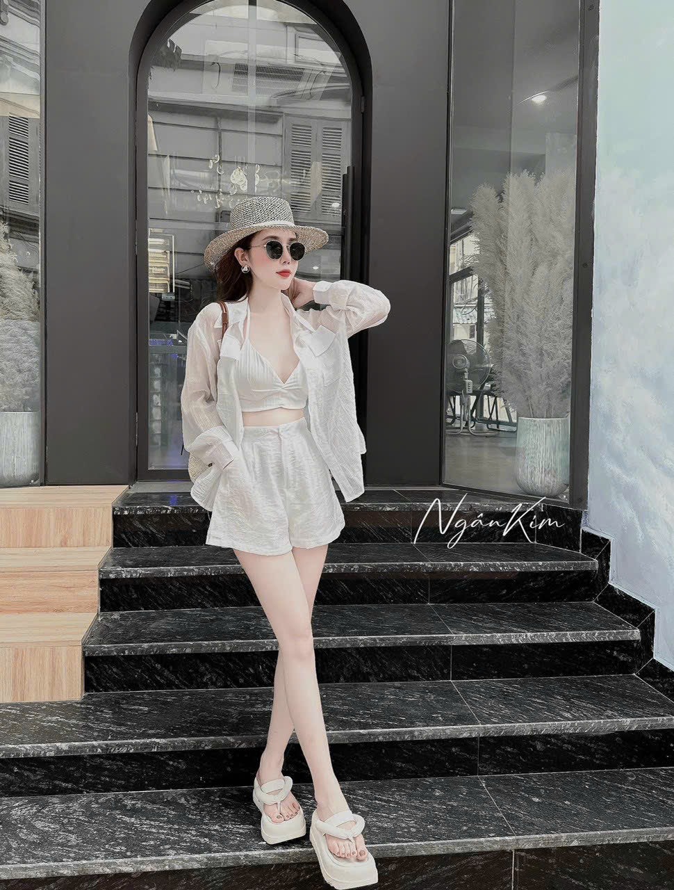 Sét bộ blazer nữ mặc đi chơi đi biển mát mẻ chất xô xước áo lót ngắn hai dây mix quần đùi lưng chun kèm áo khoác voan tơ tay dài