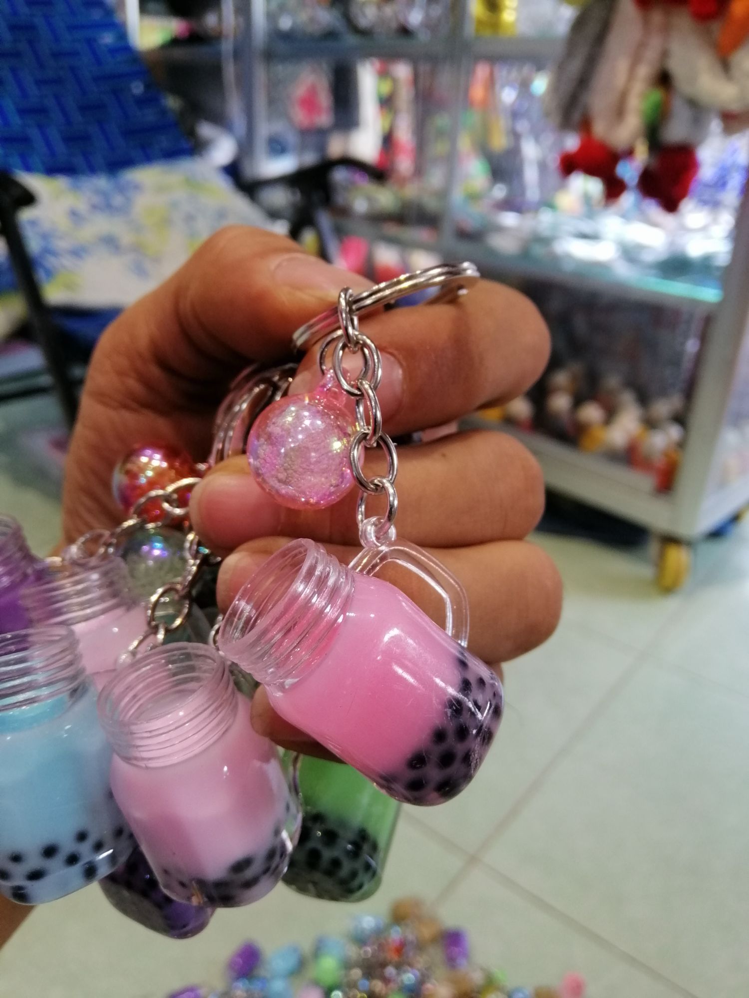 MÓC KHÓA LY TRÀ SỮA. CHAI TRÀ SỮA DỄ THƯƠNG NHIỀU MÀU