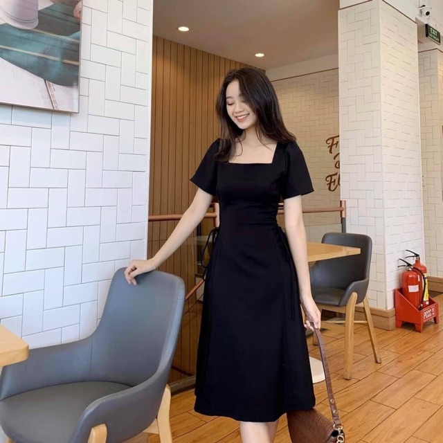 ĐẦM CỔ VUÔNG ĐAN DÂY EO MS09