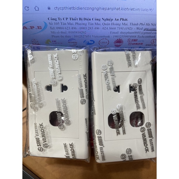 Ổ cắm đơn + 1 lỗ , 2 lỗ s18 sino