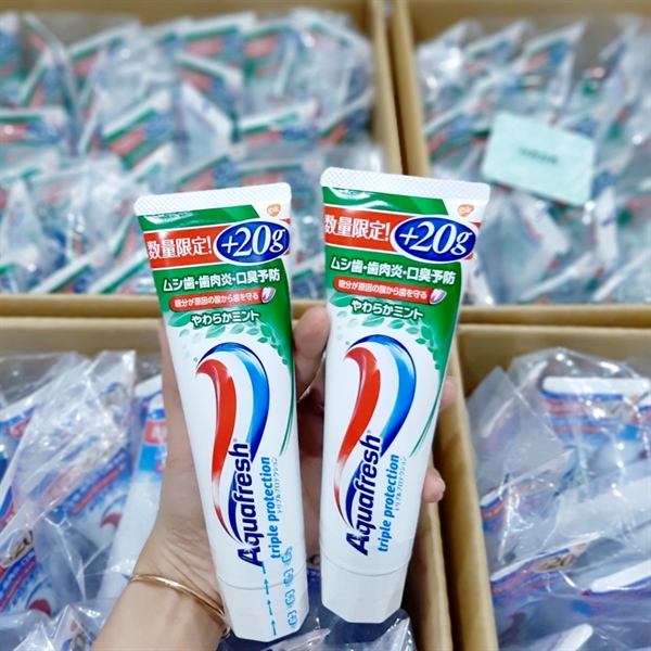 Kem đánh răng AquaFresh Sáng Răng Triple Protection Nhật Bản - Tuýp 160g