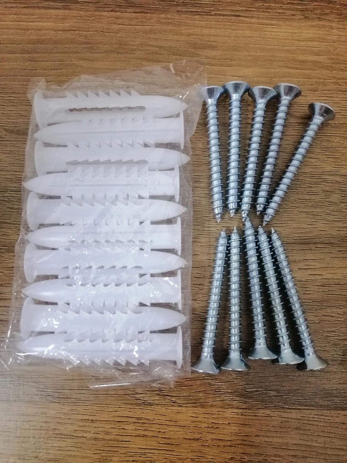 Bộ 10 vít tắc kê nhựa,kèm vít