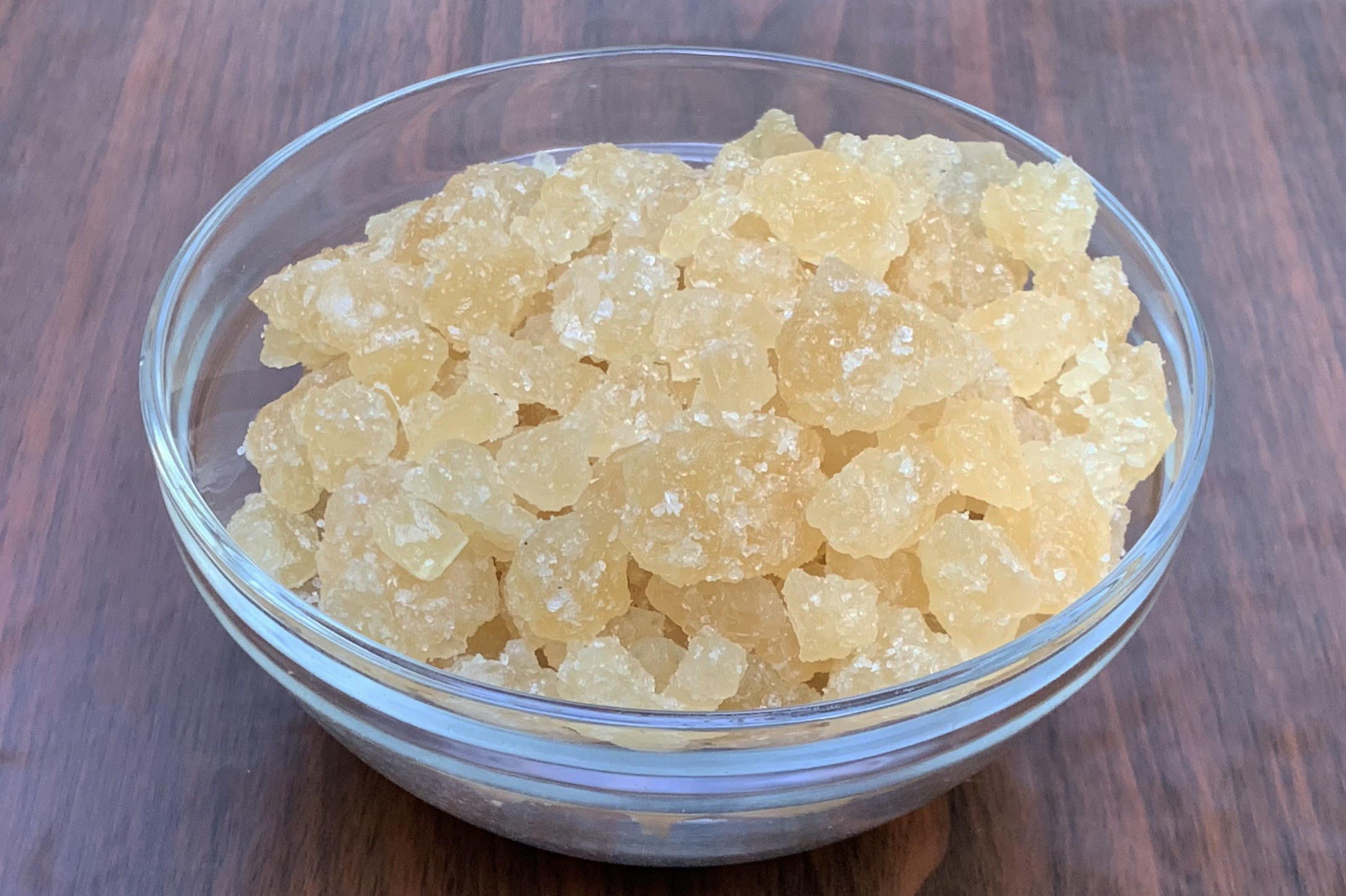 Đường phèn Quảng Ngãi chính hiệu (màu vàng) nấu từ nguyên liệu đường mật mía rất thơm, vị ngọt thanh, NGON1 - rất ngon khi ngâm hoặc chưng cùng hoa quả hoặc dùng trong pha chế