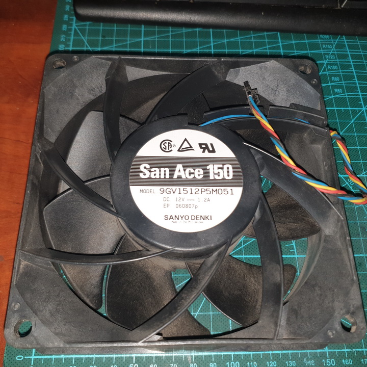 Quạt không chổi than (brushless DC) San Ace 150 model 9GV1512P5M051, điện áp 12V/1.2A, 150x150x50mm.