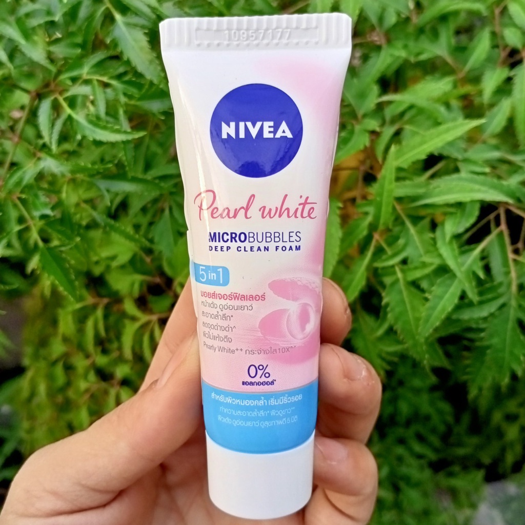 Sữa rửa mặt NIVEA tinh chất ngọc trai trắng da Pearly White 20g