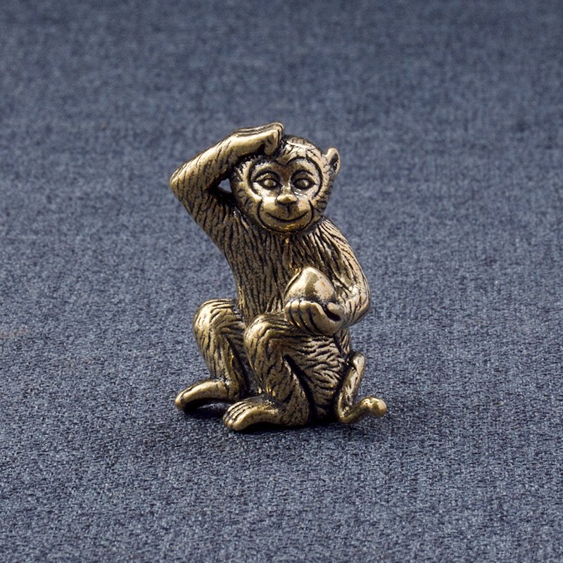 Tượng Phong Thủy Hình Khỉ Trộm Đào (Kích Thước: 3.4cm x 1.8cm)