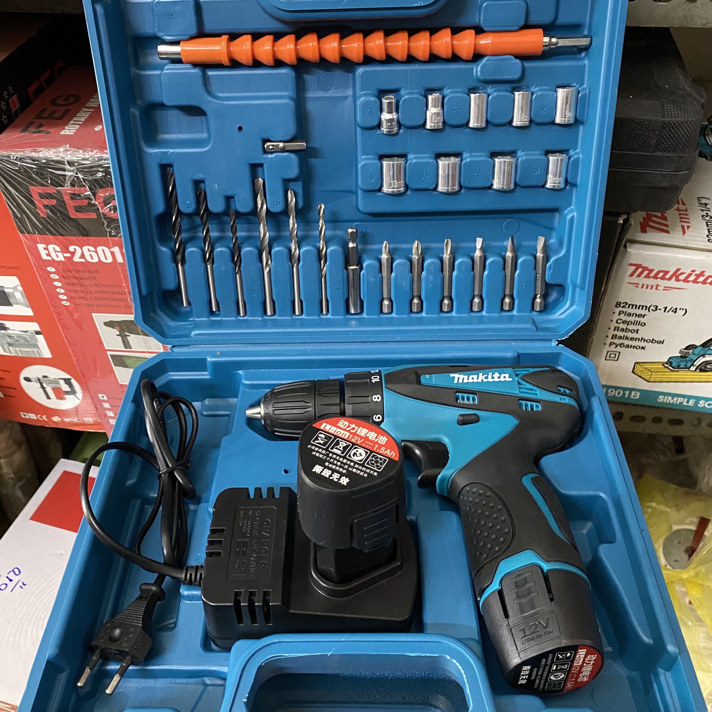 Bộ khoan pin MAKITA 12V kèm 2 pin gồm 24 mũi khoan bắt vít