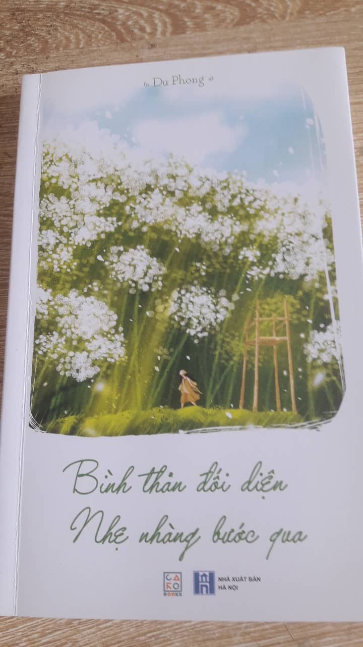 Sách - Bình thản đối diện nhẹ nhàng bước qua - Du Phong