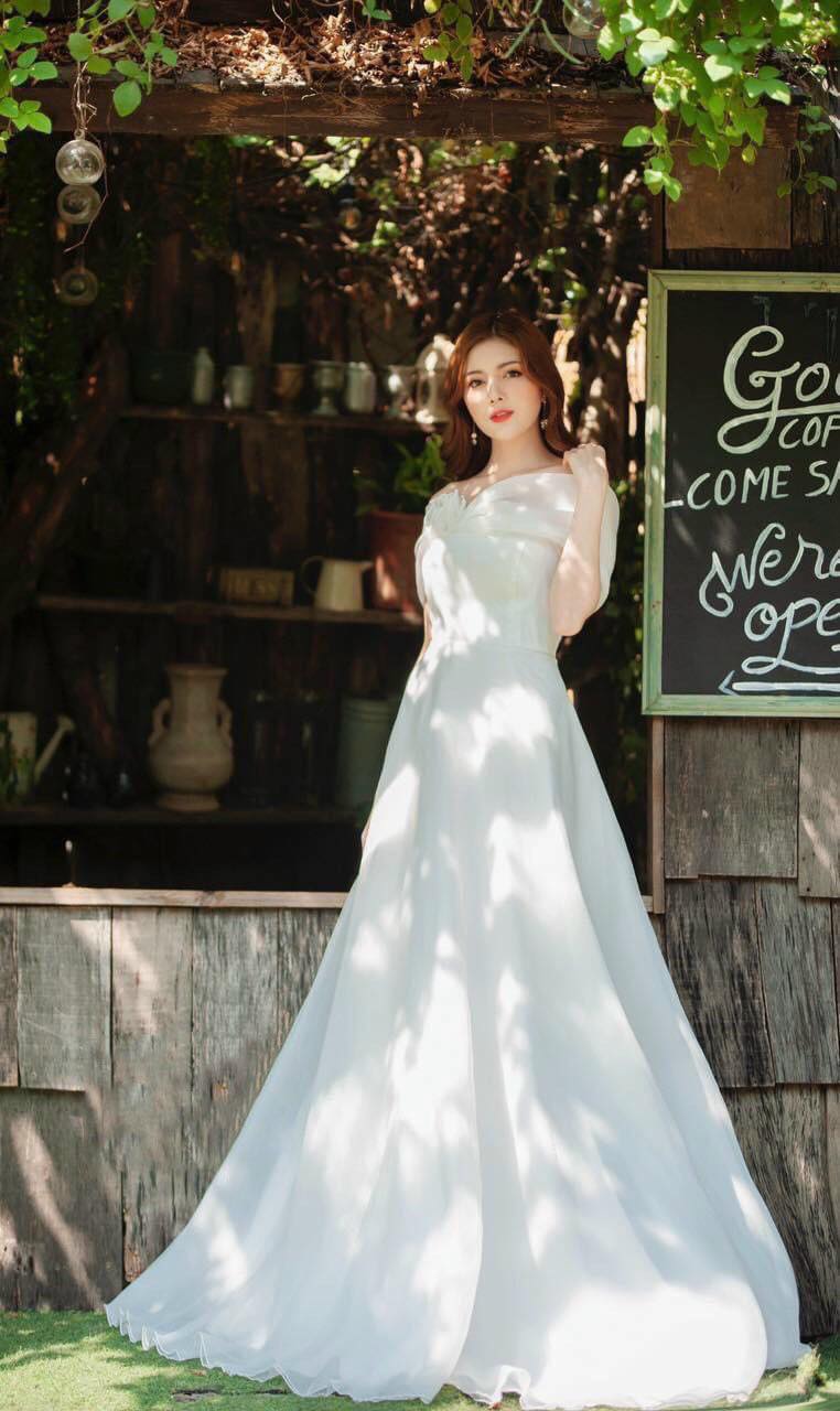Đầm maxi bẹt vai cưới kèm bông hoa ngực siêu xinh - Size S/M/L -MS30Y