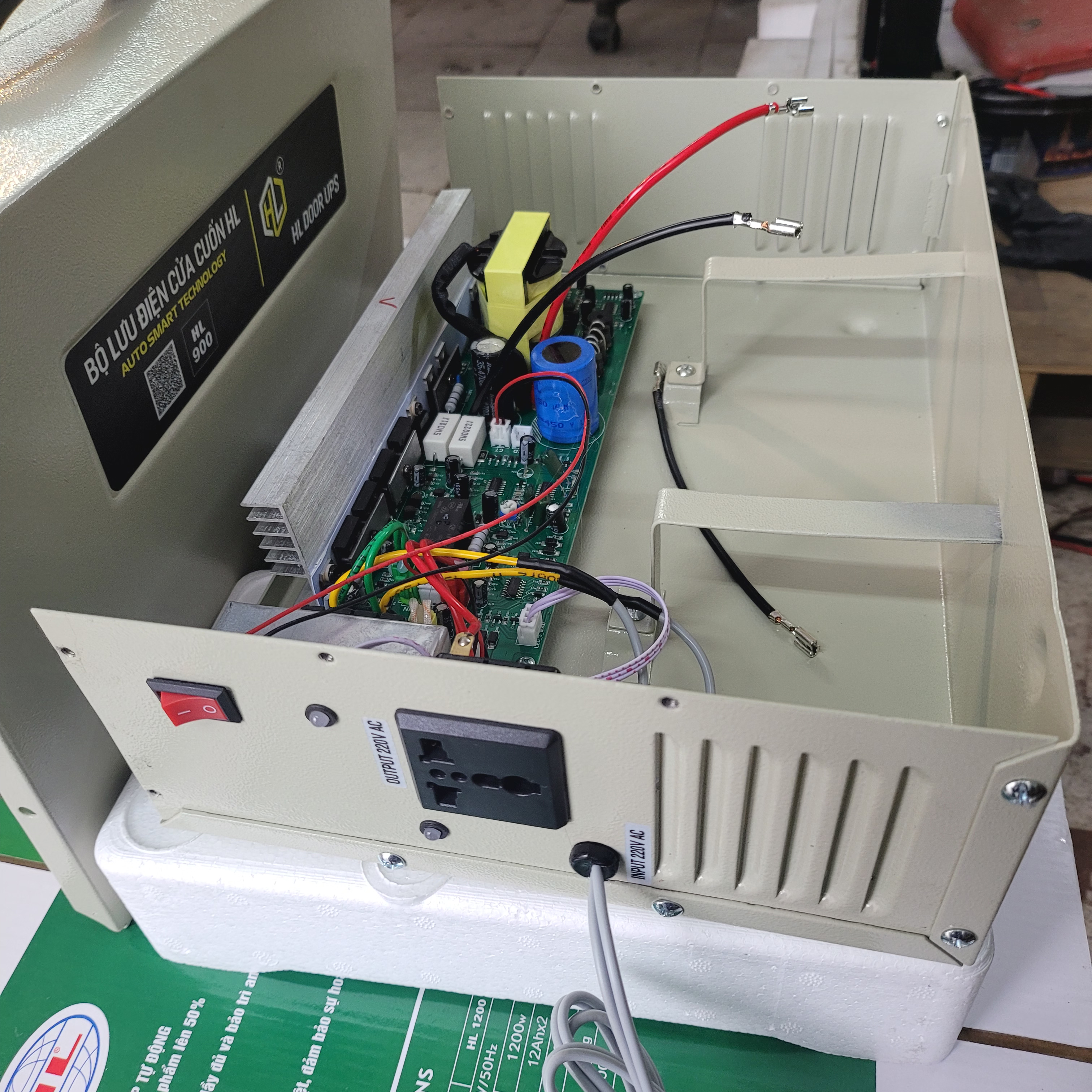 Lưu điện cửa cuốn, ups cửa cuốn HL 900 chính hãng công suất 900w dùng cho cửa cuốn dưới 20m2 máy mới nguyên hộp chưa bao gồm ắc quy bảo hành 12 tháng