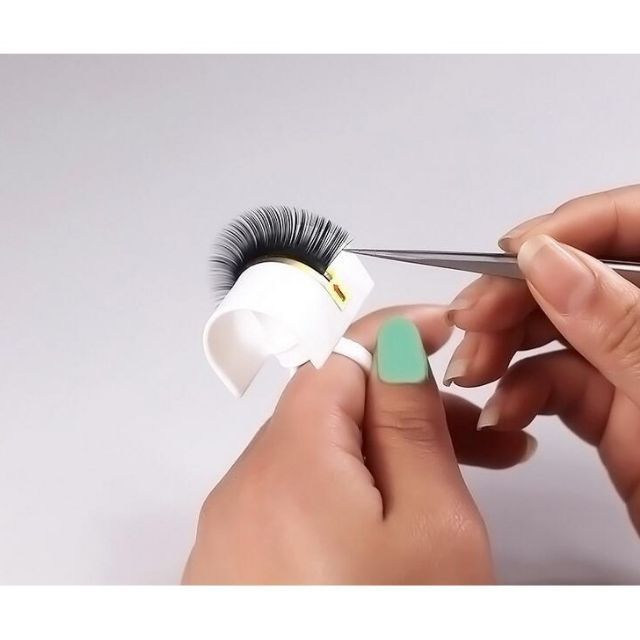 Nhẫn để mi giúp tách fan dễ dàng