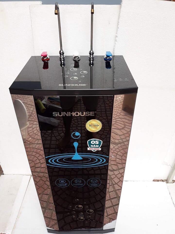 Máy lọc nước R.O nóng lạnh 10 lõi SUNHOUSE SHR76210CK