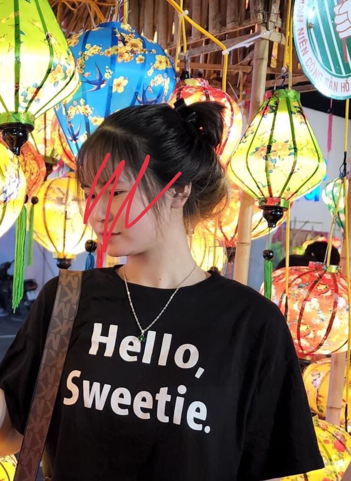 Áo thun Hello, Weeetie Fom to rộng