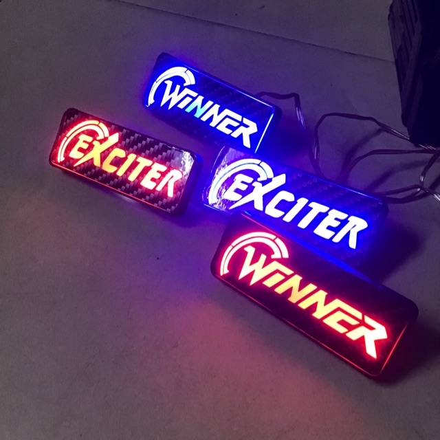 Đèn led gắn đuôi dè chữ yamaha, Exciter, Honda, Vario...gắn như zin trang trí giúp xe đẹp hơn