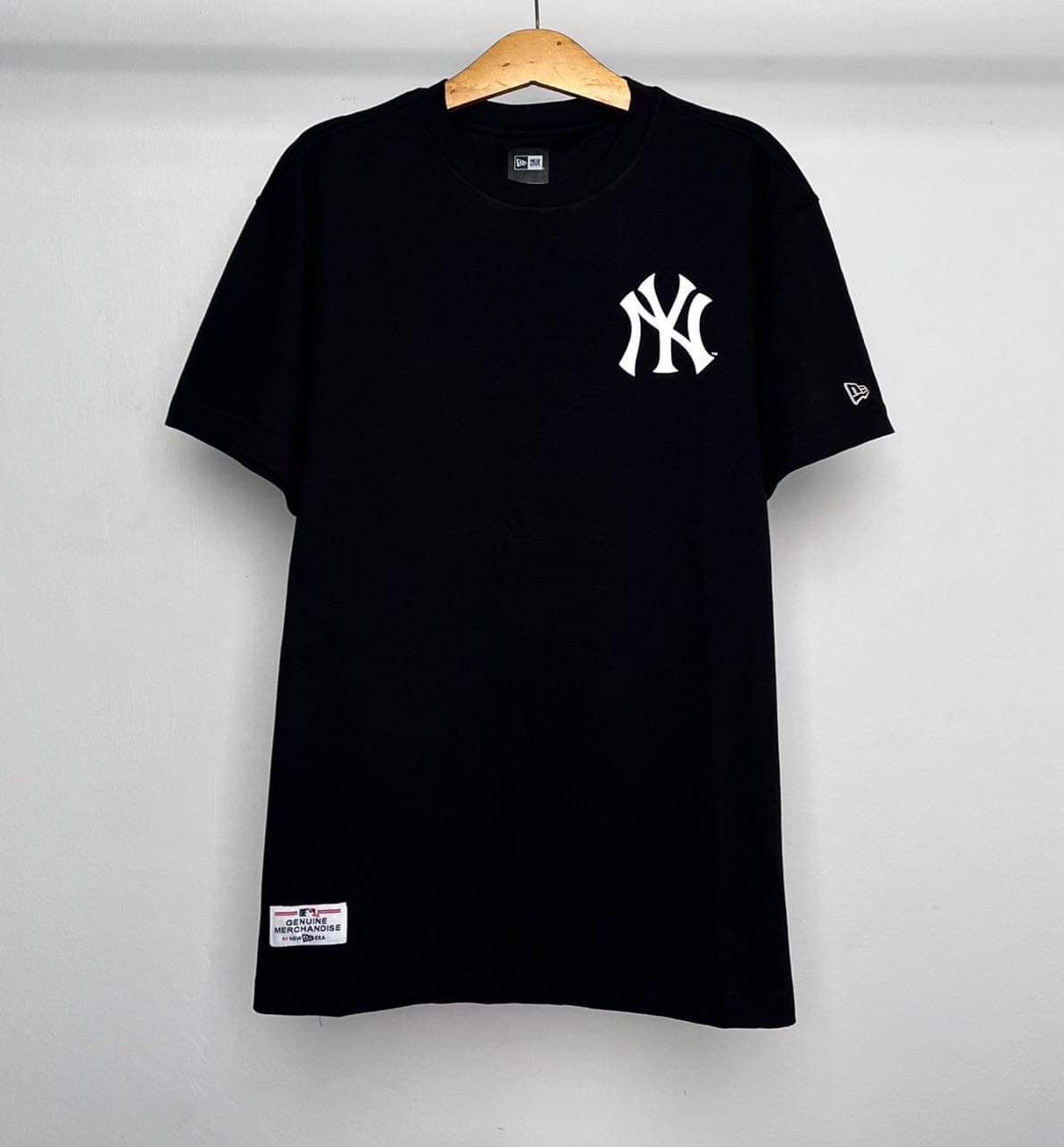 Áo thun new era x ny paisley đen logo trắng