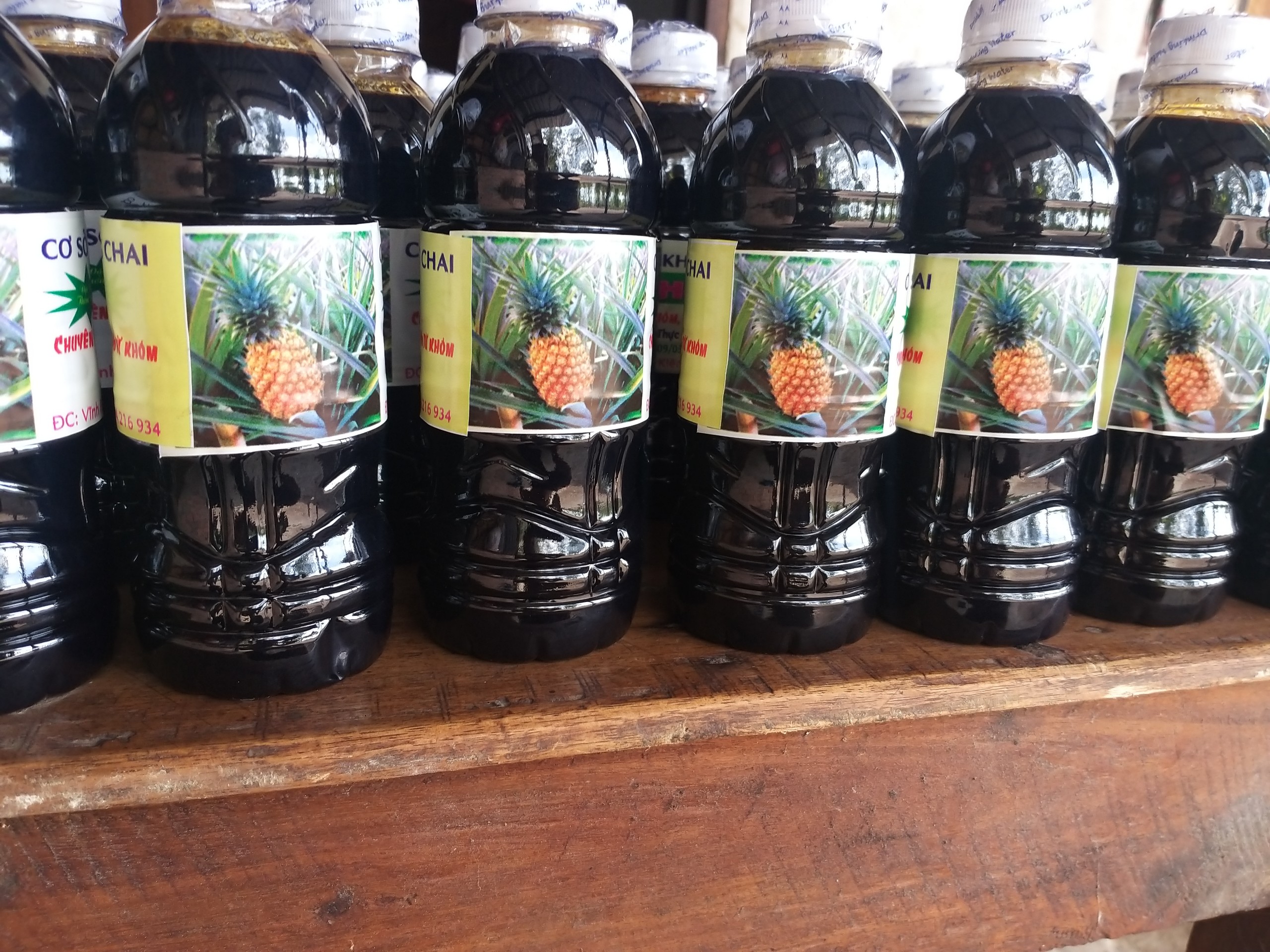 Đặt Sản Miền Tây - nước màu kho cá, thịt từ khóm