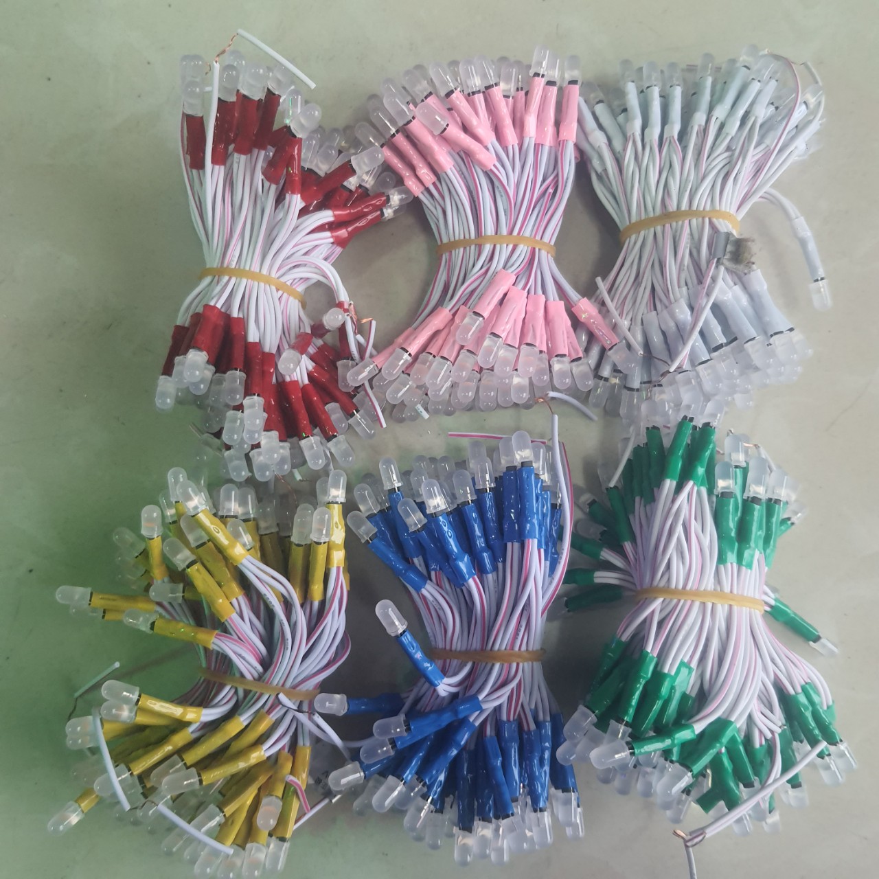 Led ruồi liền dây 5mm điện 12v - dây 100 bóng