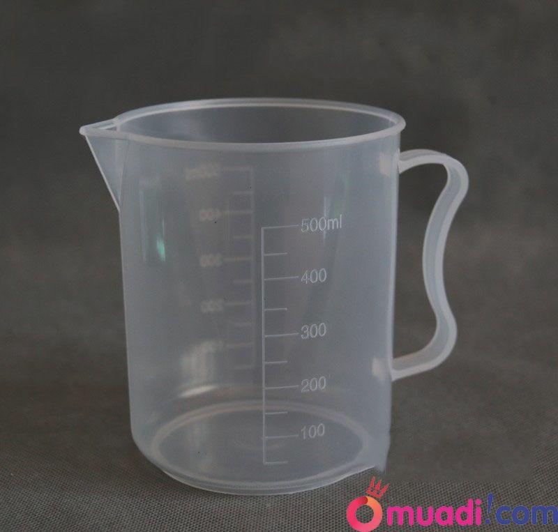 Ca đong nhựa 500ml - có vạch phân chia định lượng