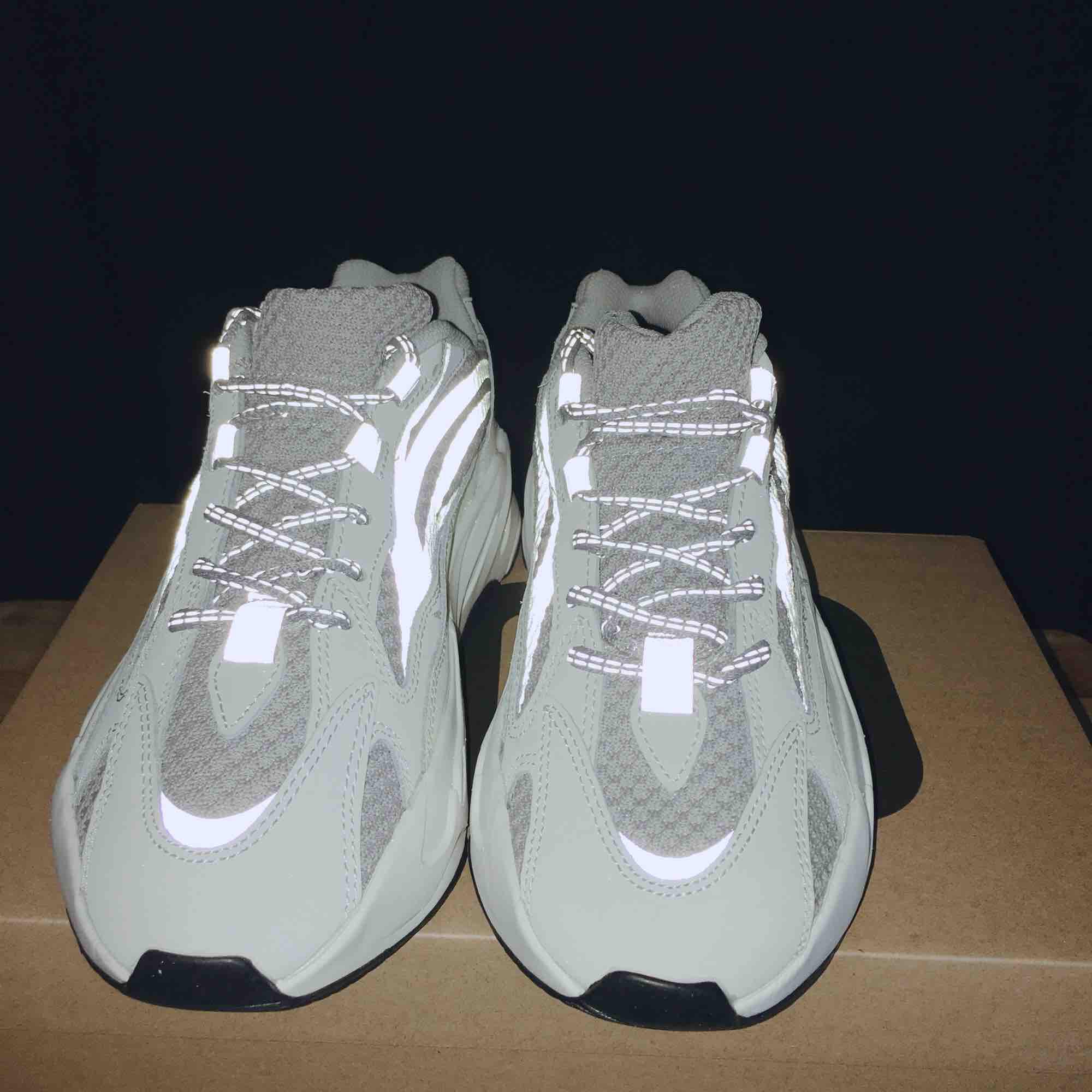 Giày yzy 700 static