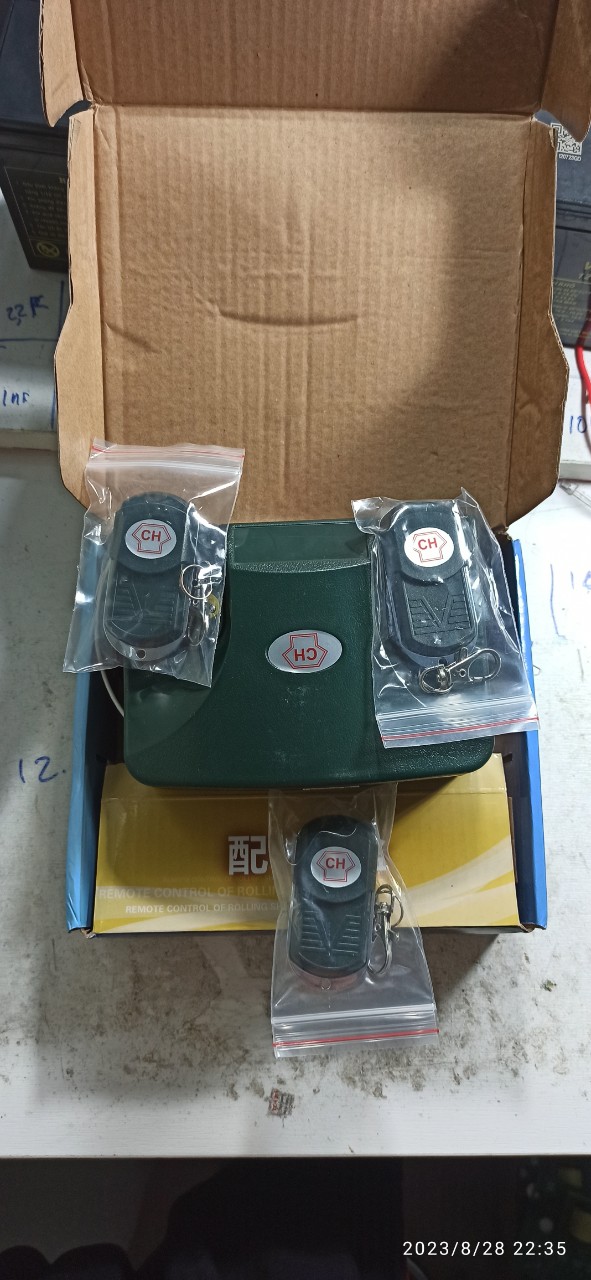 Hộp nhận cửa cuốn ch 365mhz - taiwan