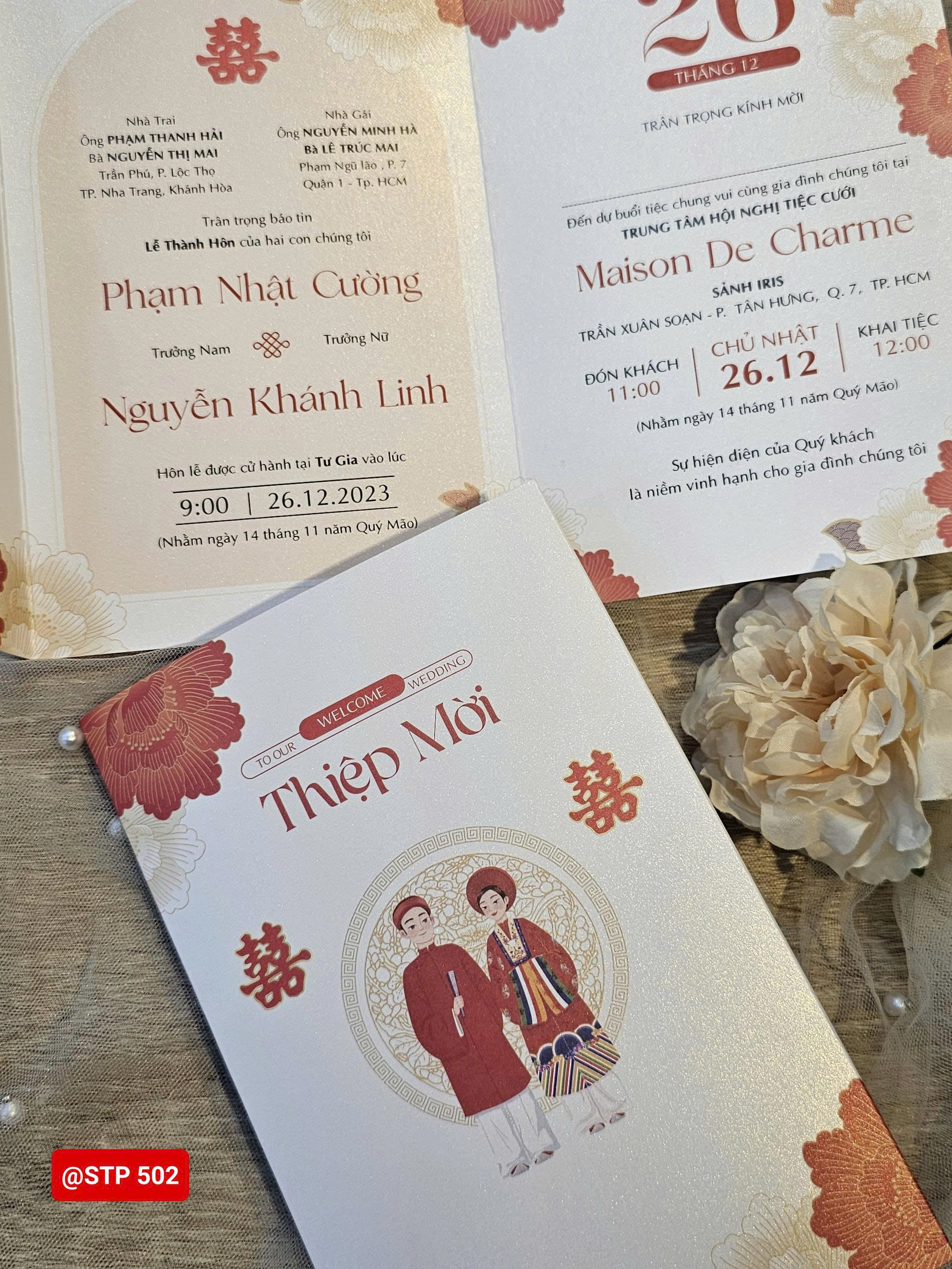 [IN THEO YÊU CẦU] COMBO 100 THIỆP CƯỚI 3 GẬP KHÔNG BÌ- ÁNH KIM- CÓ MÙI THƠM MÃ STP502, STP503