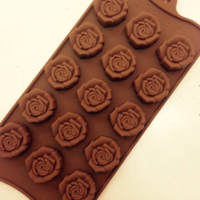 Khuôn silicon hoa hồng, mai cúc khuôn socola lò nướng 15 viên - Silicone Chocolate Mold Rose Shape for candy