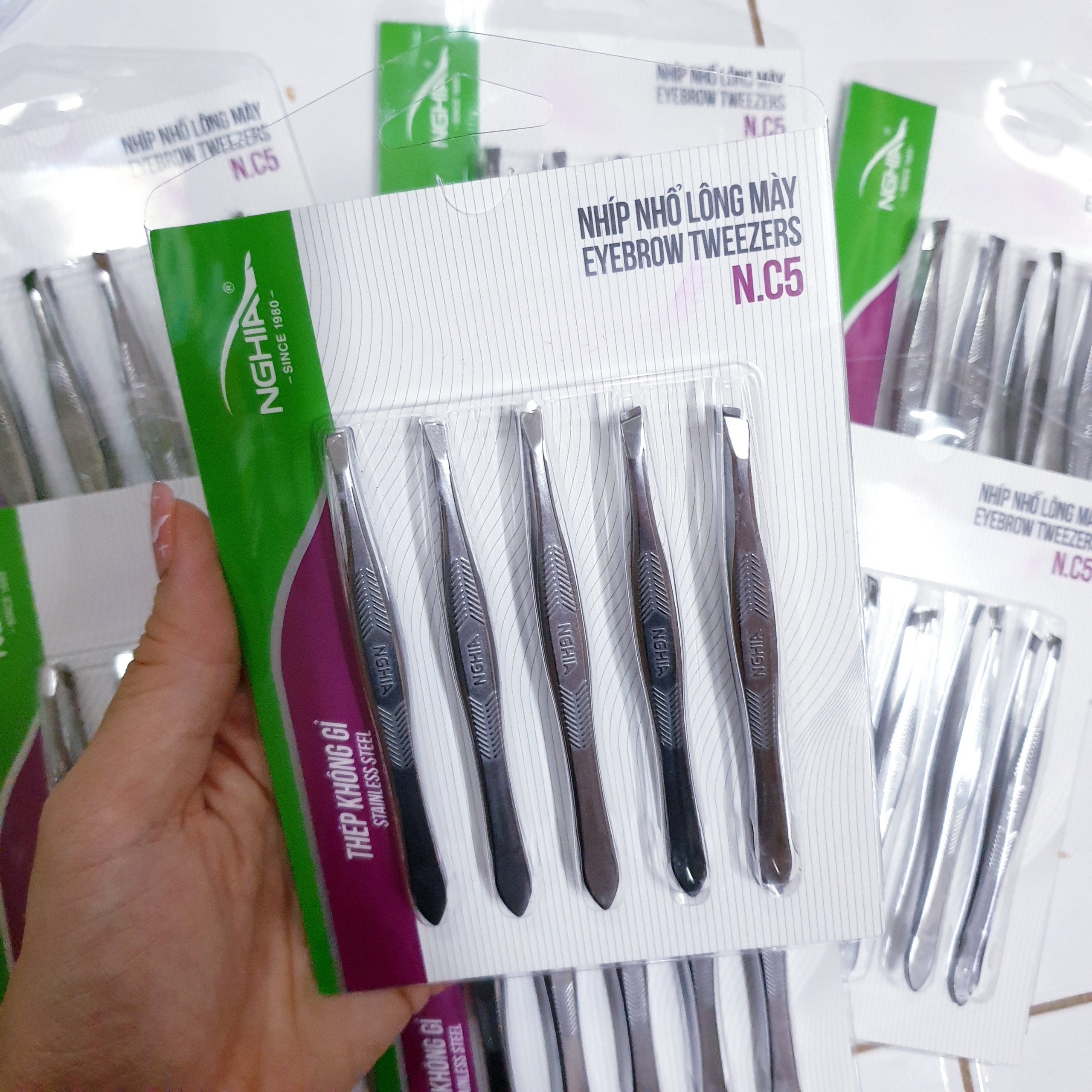 Nhíp nhổ râu nghĩa vĩ 5 cây nc5