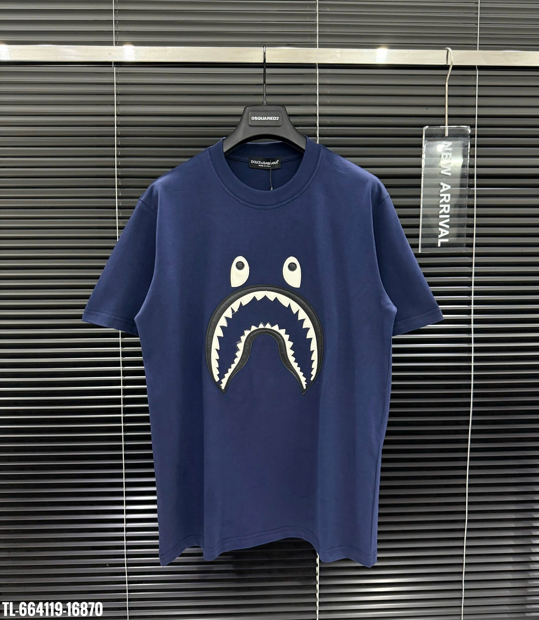 T-Shirts for Men and Women with Unique Shark Designs at the End of 2025 - T-Shirts That Are Easy to Coordinate with Beautiful Outfits