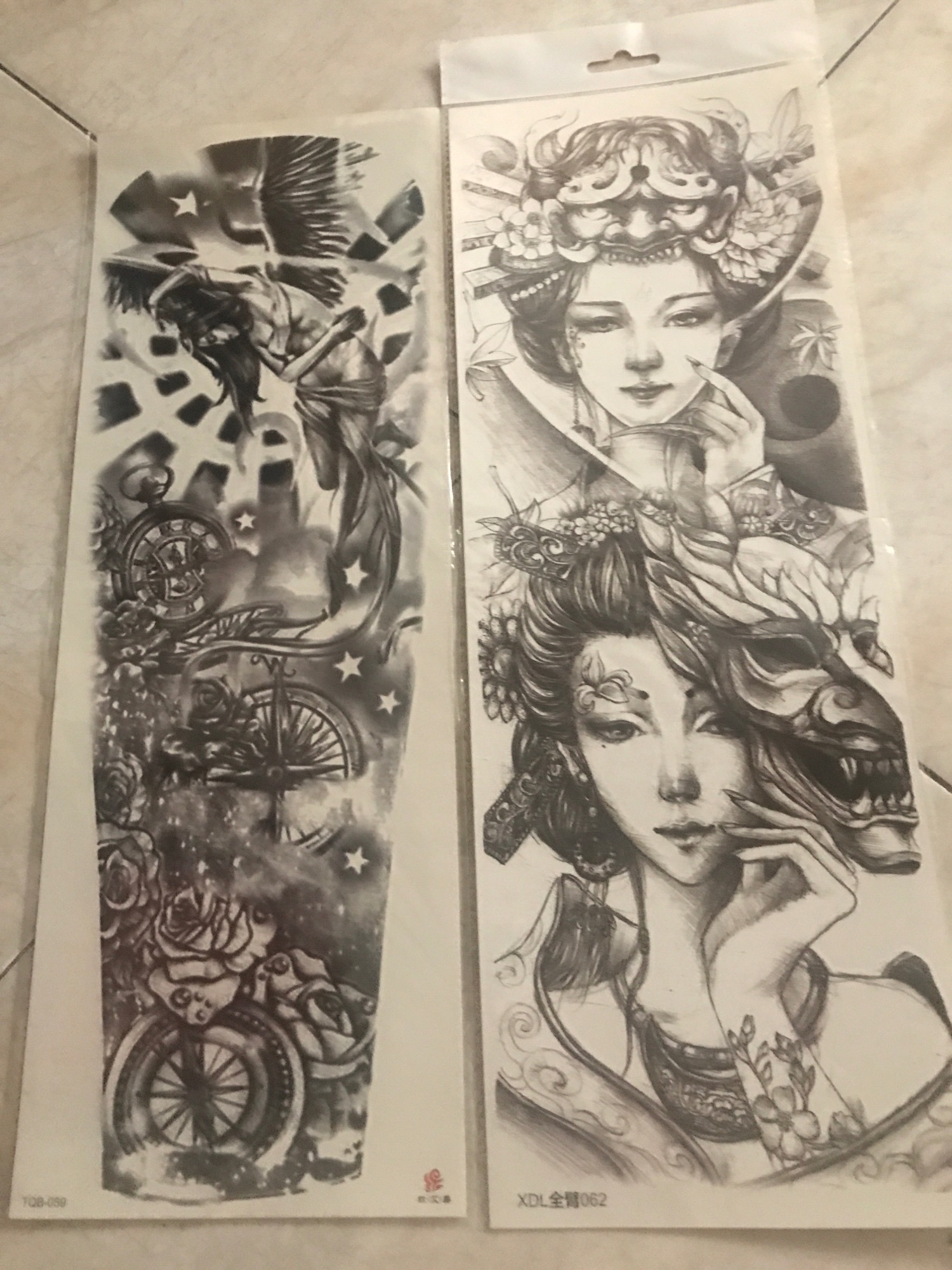 [HCM]Combo 2 hình xăm dán kín tay trắng đen đầu lâu và mặt quỉ 17x48cm- mua từ 2 combo tặng tấm đồng size