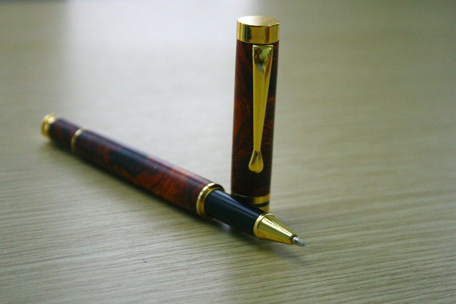 Bút Ký Gỗ Sưa May Mắn cao cấp - khẳng định đẳng cấp