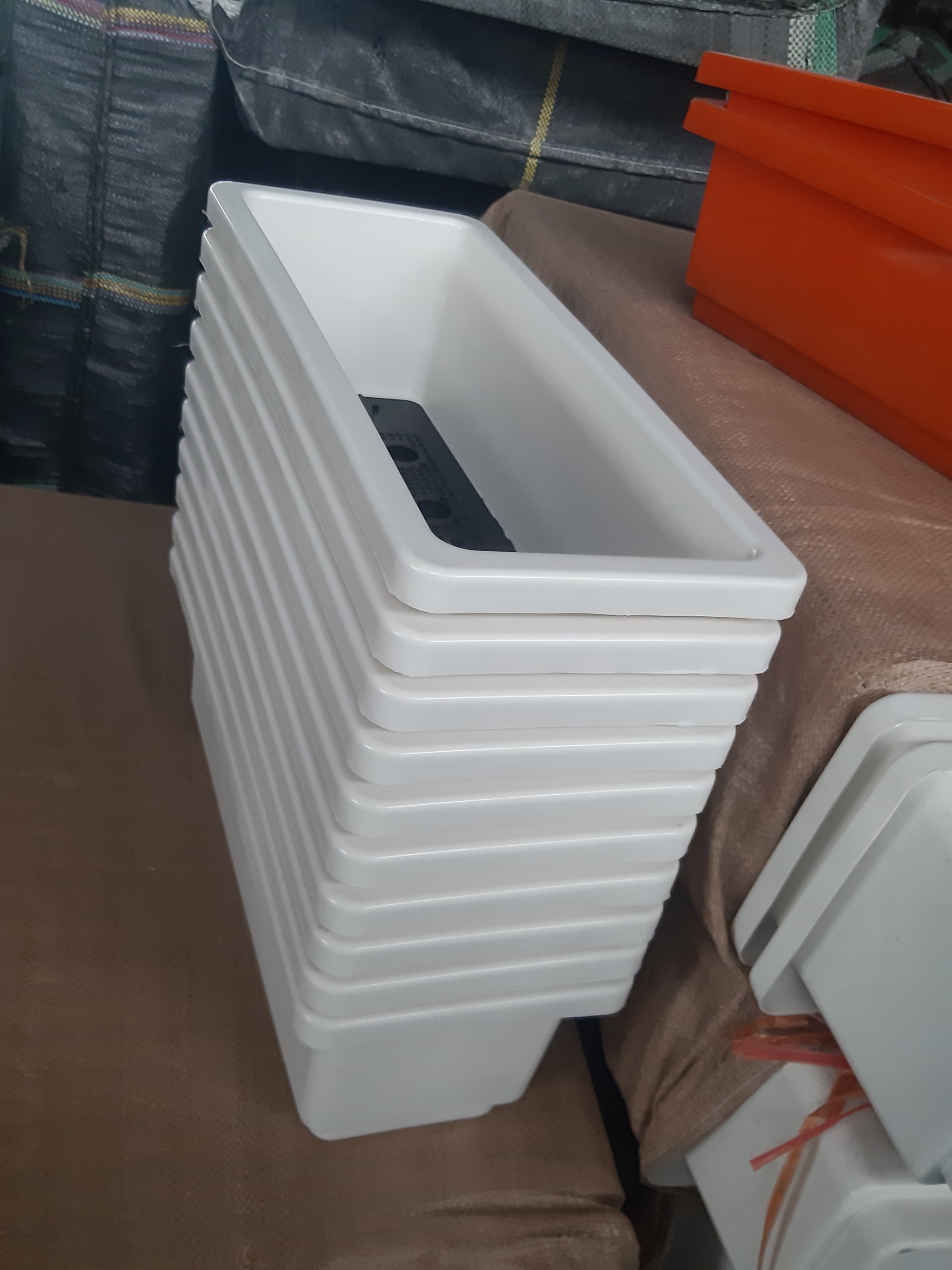 Combo 2 chậu dài 67cm màu trắng chậu chữ nhật trồng rau trồng hoa cao cấp