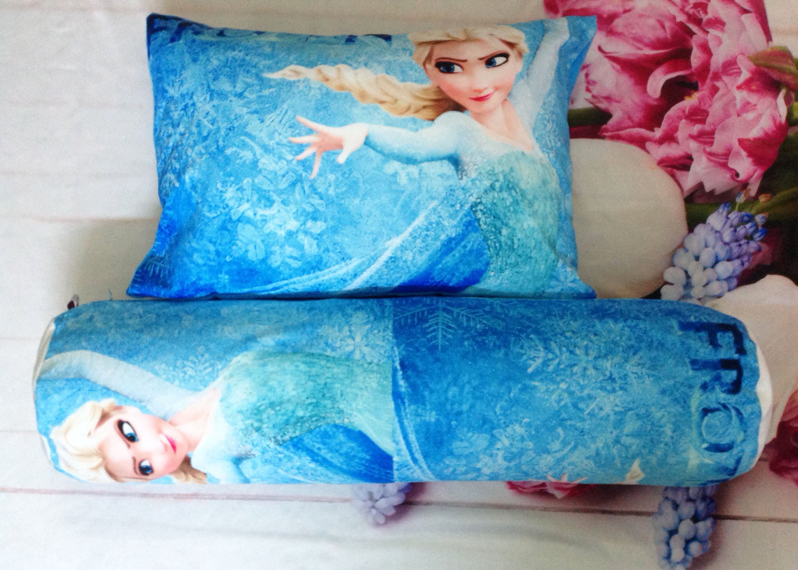 Vỏ gối nằm và vỏ gối ôm Elsa xanh